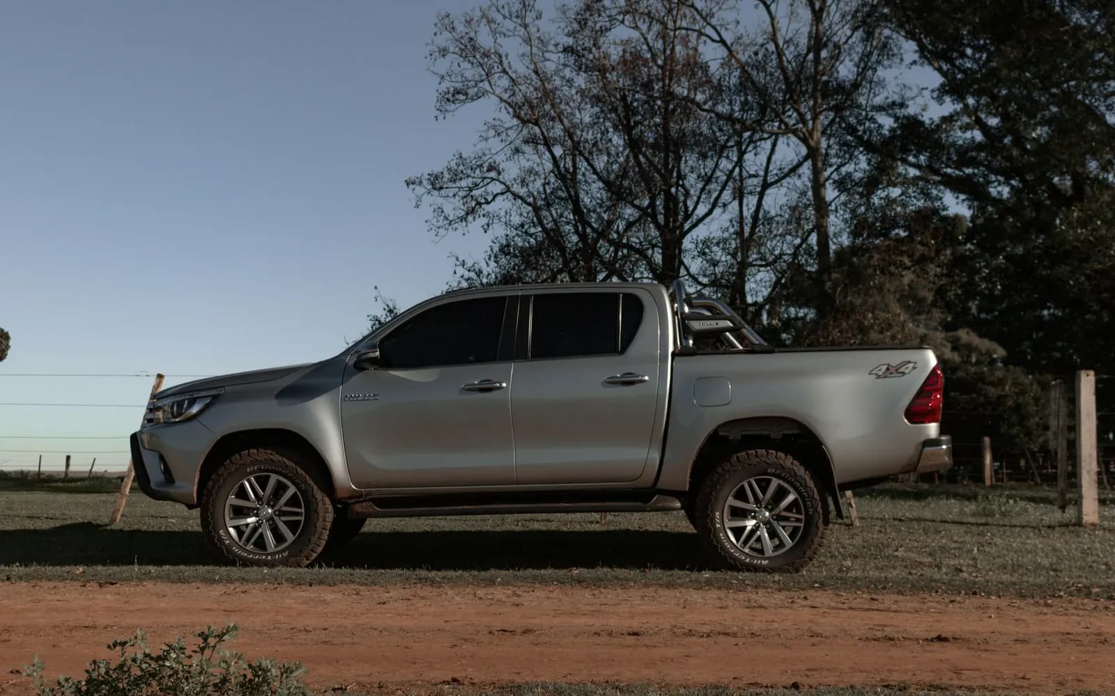 Toyota Hilux SRX